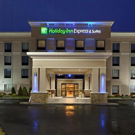 Holiday Inn Express & Suites Malone By Ihg Luaran gambar