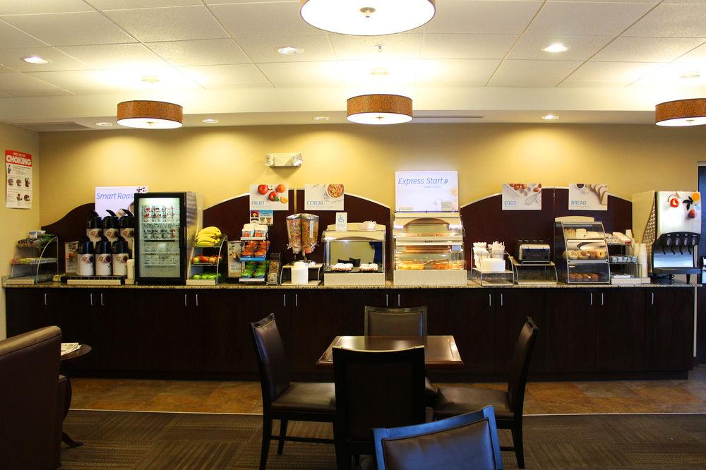 Holiday Inn Express & Suites Malone By Ihg Luaran gambar
