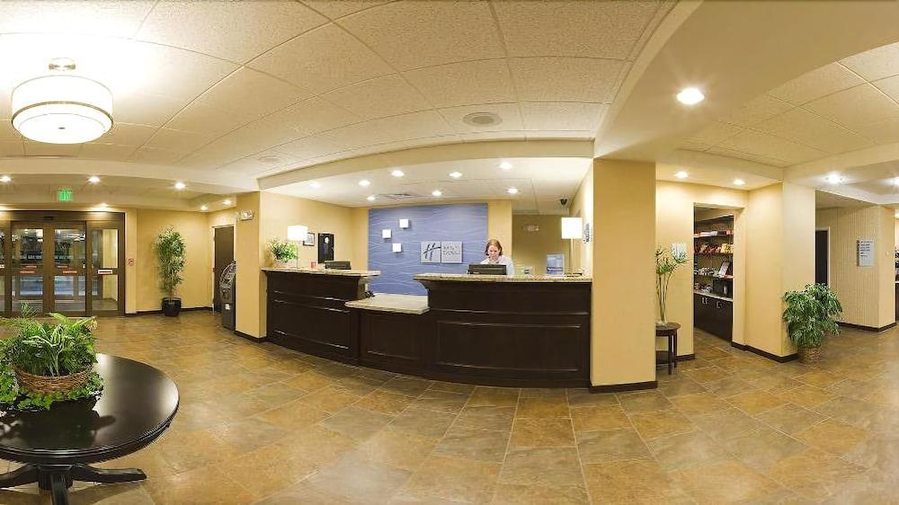 Holiday Inn Express & Suites Malone By Ihg Luaran gambar