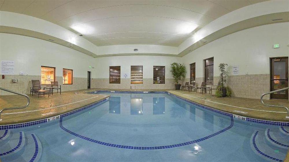 Holiday Inn Express & Suites Malone By Ihg Luaran gambar