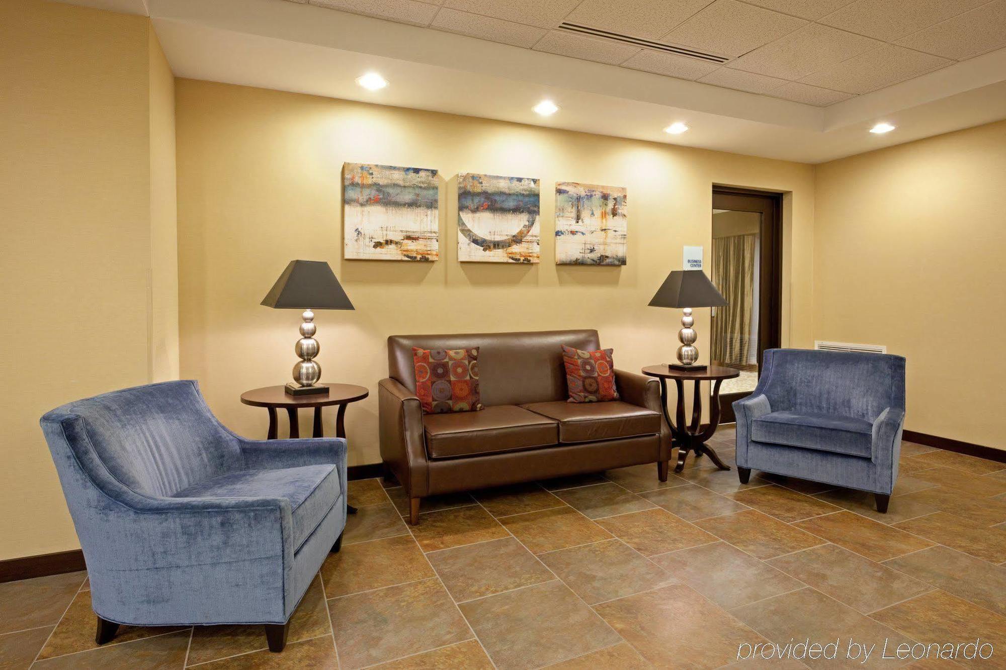 Holiday Inn Express & Suites Malone By Ihg Luaran gambar