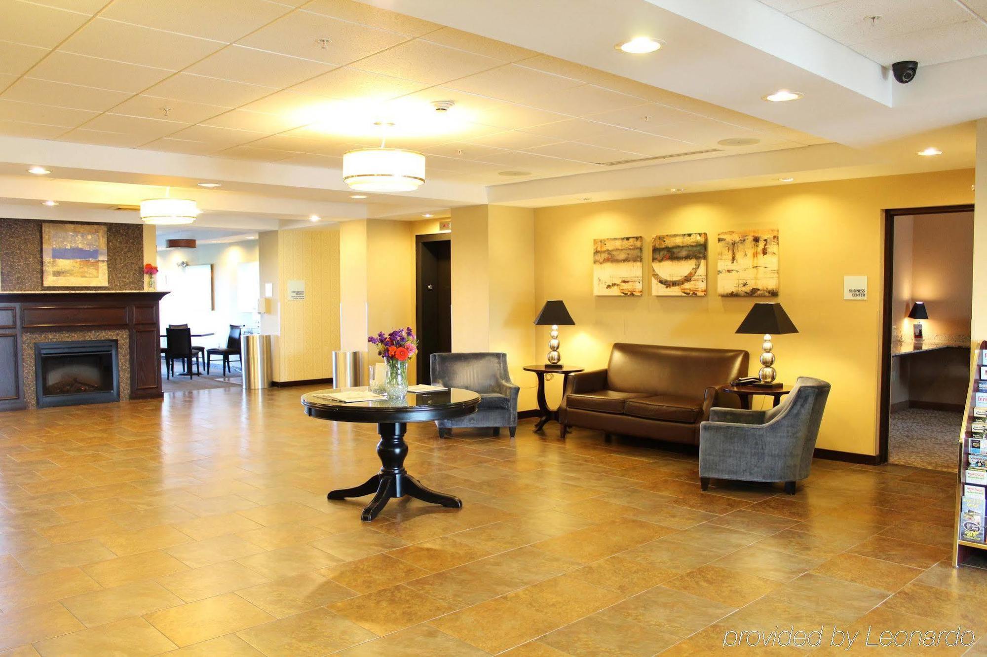Holiday Inn Express & Suites Malone By Ihg Luaran gambar