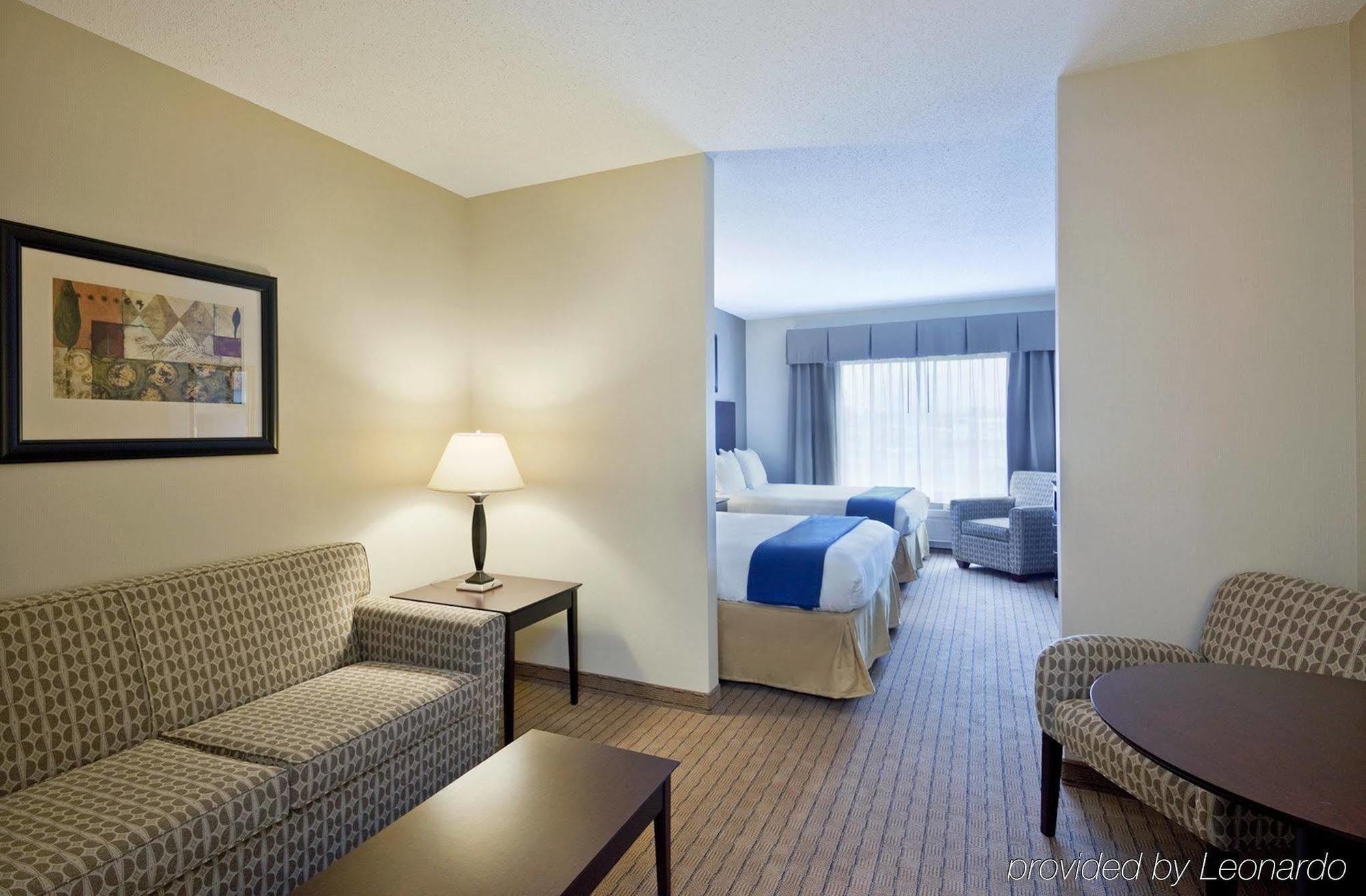 Holiday Inn Express & Suites Malone By Ihg Bilik gambar