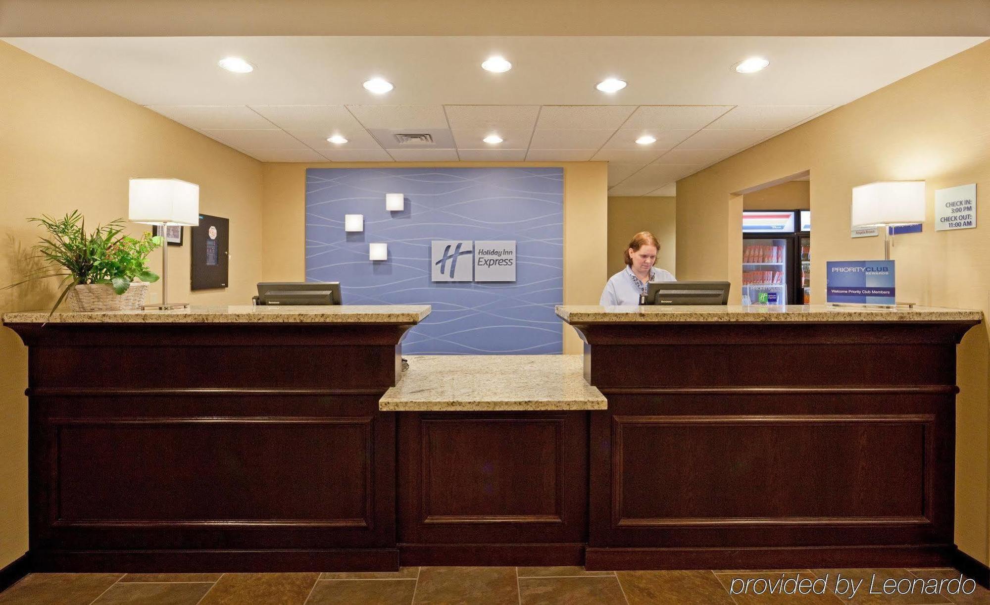 Holiday Inn Express & Suites Malone By Ihg Luaran gambar