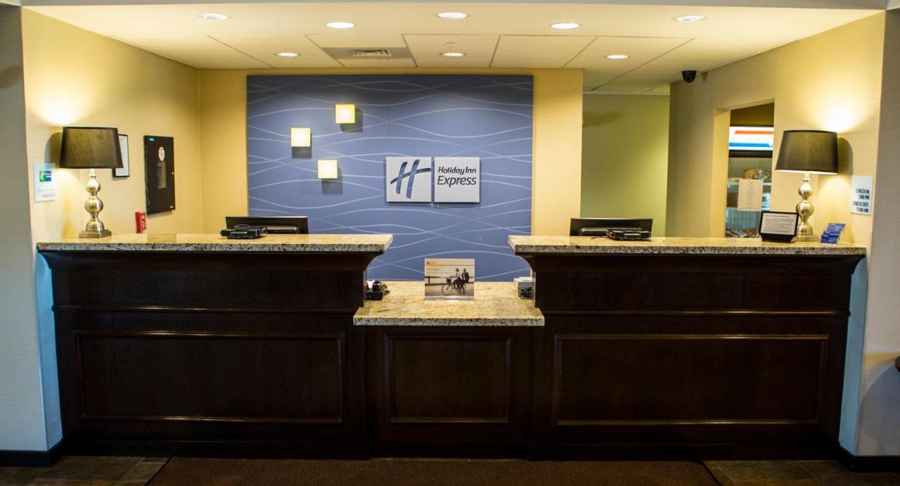 Holiday Inn Express & Suites Malone By Ihg Luaran gambar